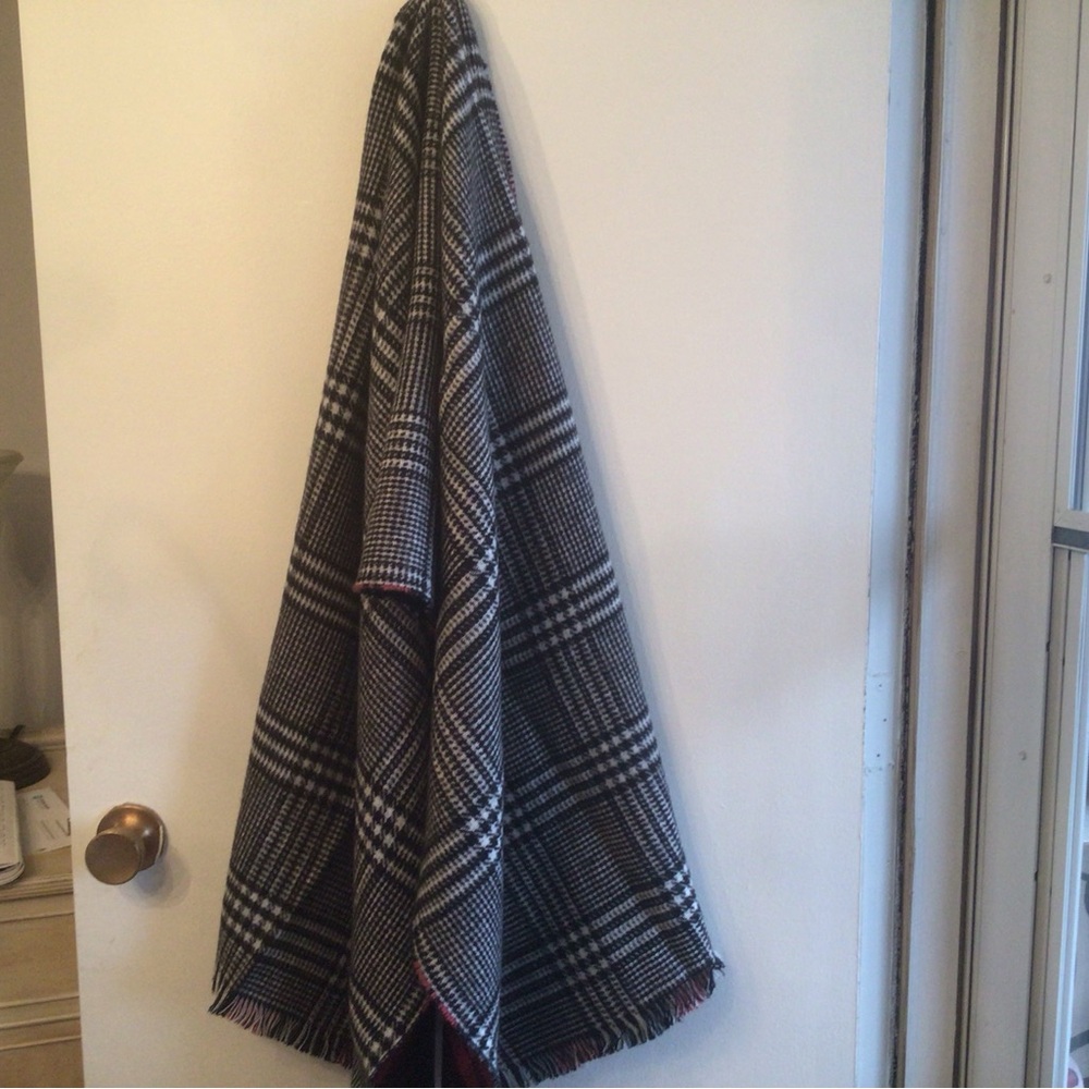 Reversible Scarf - Picture 2 of 7